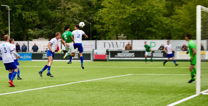 Jonathan voert de druk op